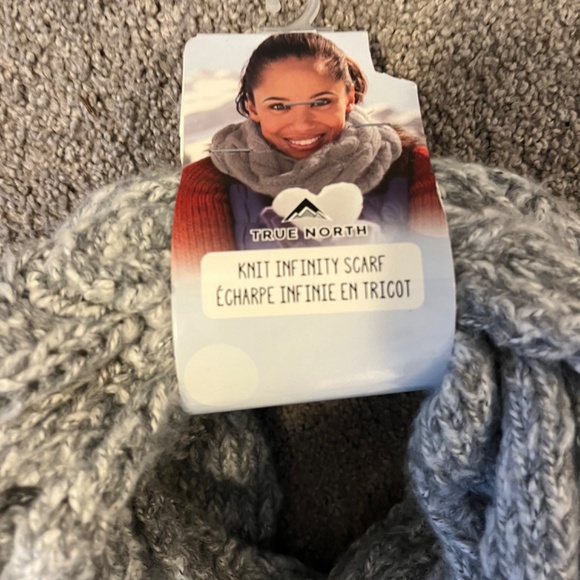 True North Infinity scarf - Picture 2 of 6